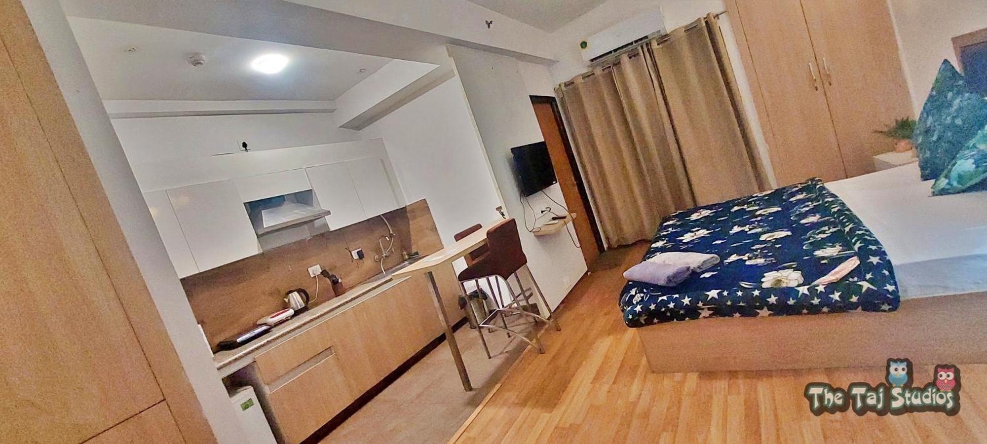 Top Luxury & Couple Friendly Stay Gp By Taj Suites & Studios #New Year Party & Stay نويدا المظهر الخارجي الصورة